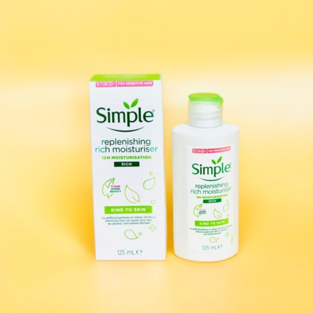 Kem Dưỡng Ẩm Simple Kind To Skin Replenishing Light Moisturiser 125ml