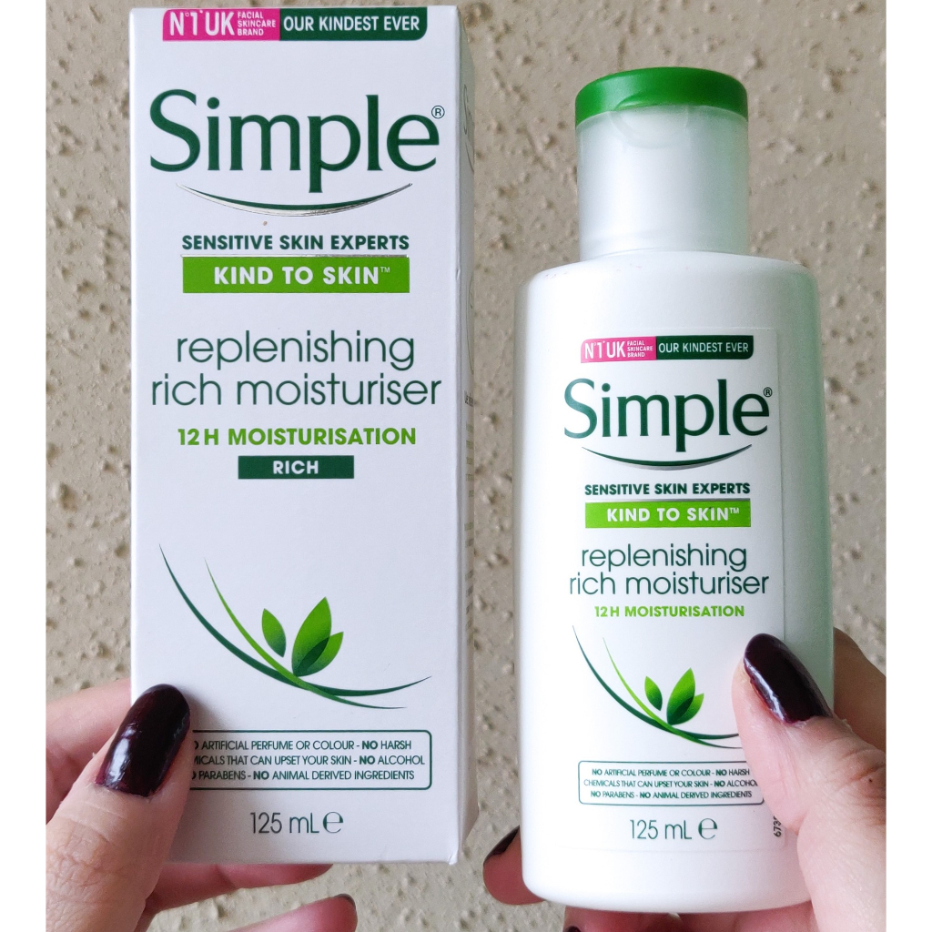 Kem Dưỡng Ẩm Simple Kind To Skin Replenishing Light Moisturiser 125ml