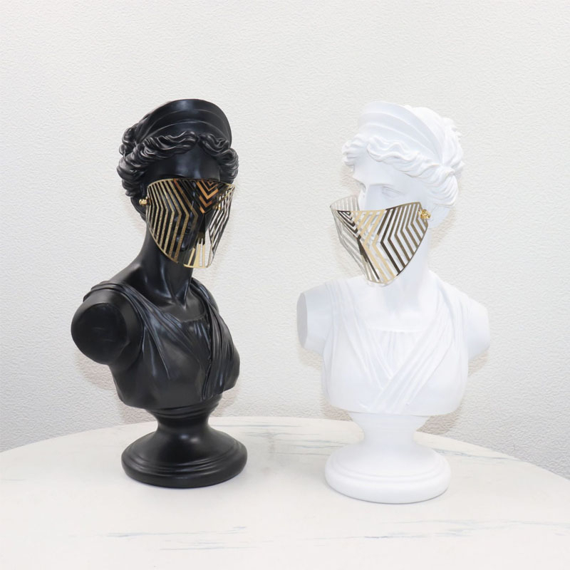 Tượng decor trang trí mô phỏng thần thoại Hy Lạp La Mã đeo mặt nạ lưới vàng - Trắng, Đen - 40cm
