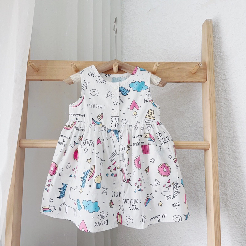 Váy sát nách cổ tròn khuy trước hoạ tiết đáng yêu cho bé gái