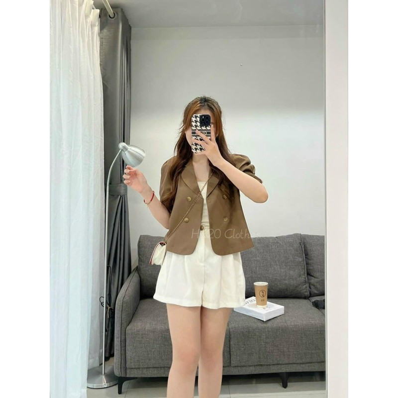 Áo blazer dáng ngắn 4 nút tay bồng thanh lịch