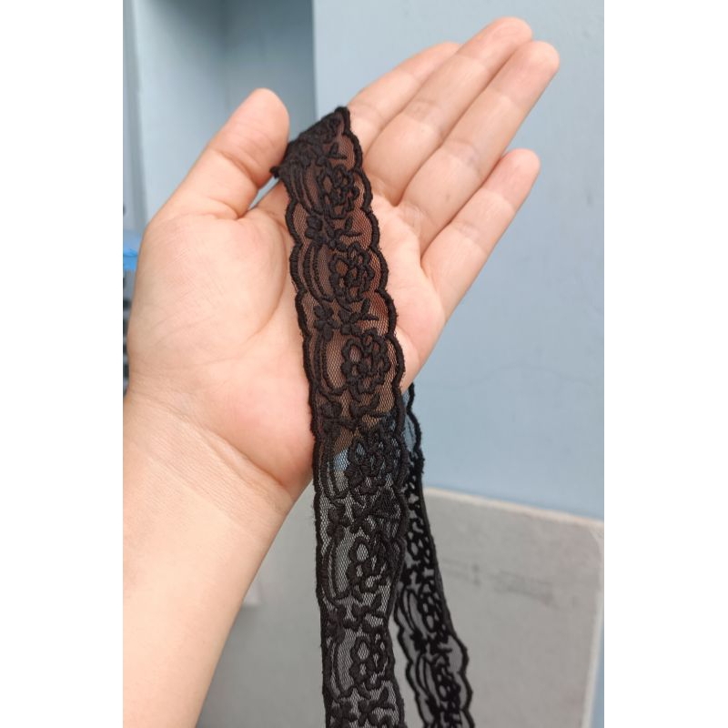 Ren lưới thêu hoa màu đen bản 3cm