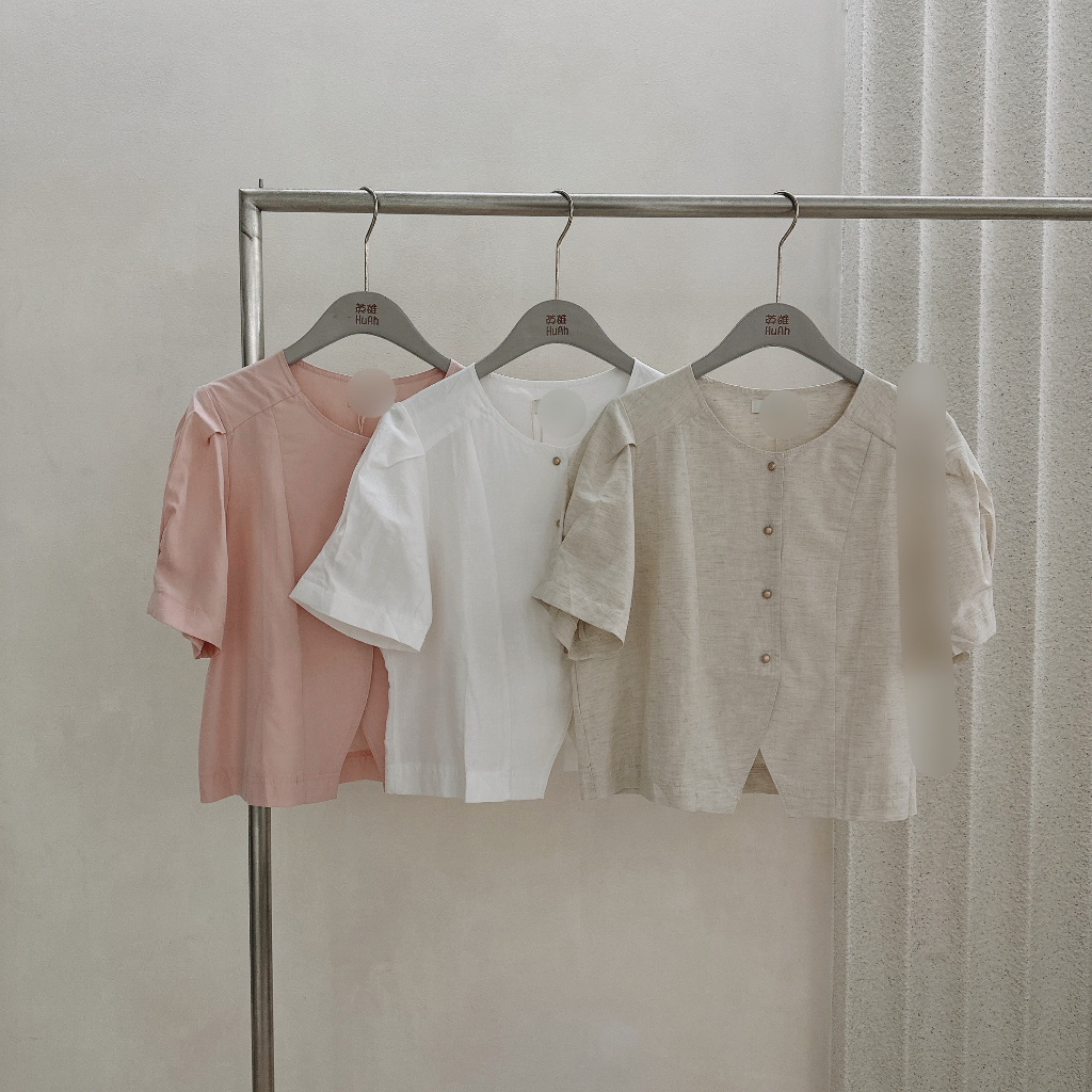 Áo Linen tay bồng cúc tròn vàng 2375 TOMORROW
