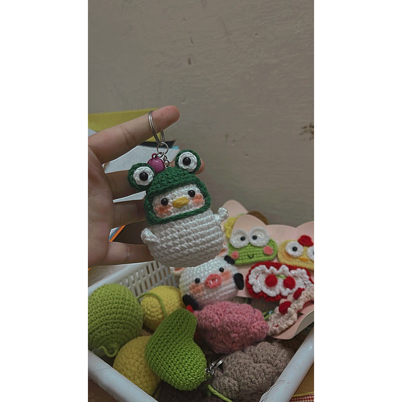 Móc khóa vịt đội mũ ếch cute handmade