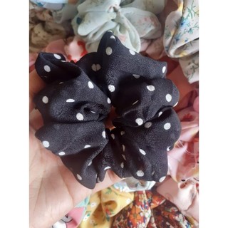 Cột tóc vải scrunchies chấm bi siêu yêu