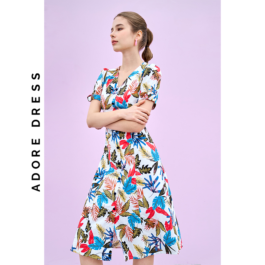 Đầm Midi dresses thô trắng hoạ tiết tropical cổ tim 311DR2025 ADORE DRESS