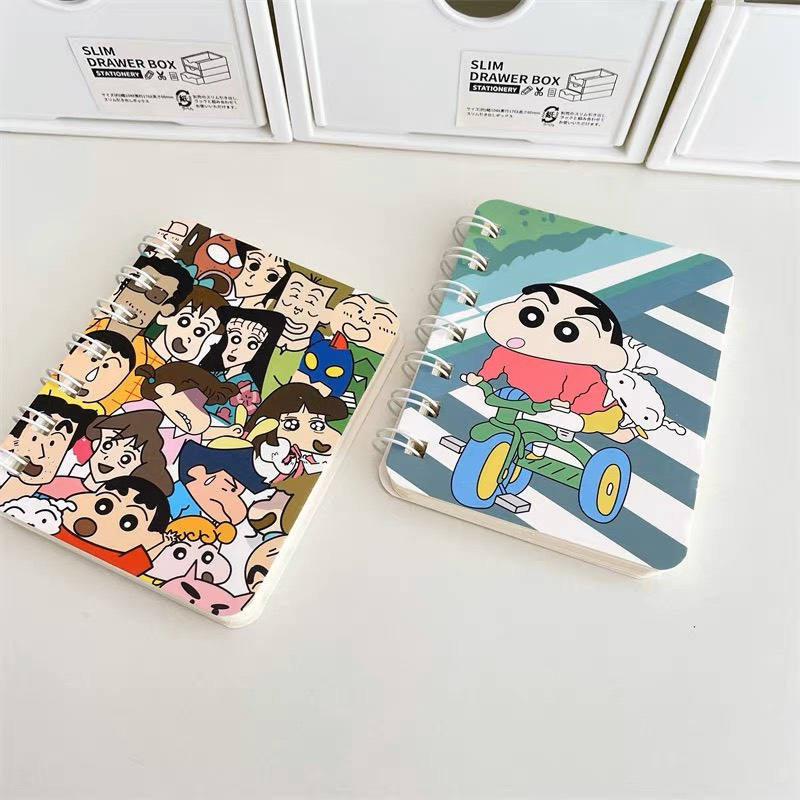 Sổ Mini Lò Xo Tay Ghi Chép Cute Shin Cậu Bé Bút Chì Timo VPS15