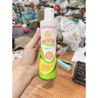 SỮA TẮM LACTACYD MILKY CHO BÉ 250ML