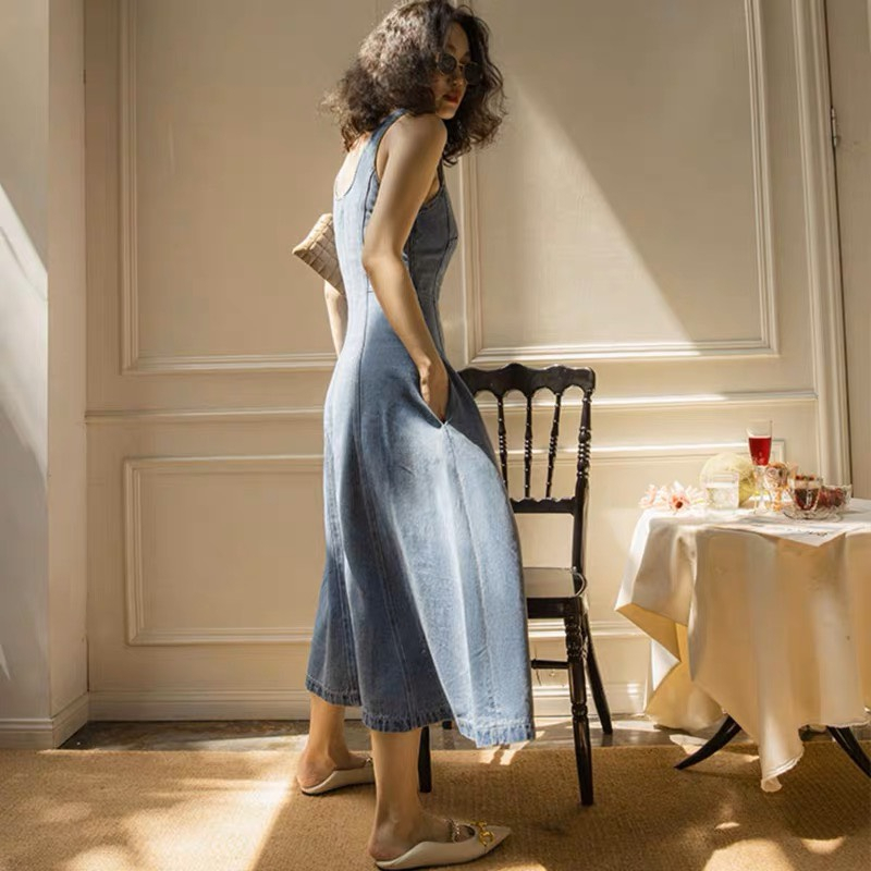 Váy bò 2 dây Emili dáng dài xuông khoét lưng chiết eo chất bò