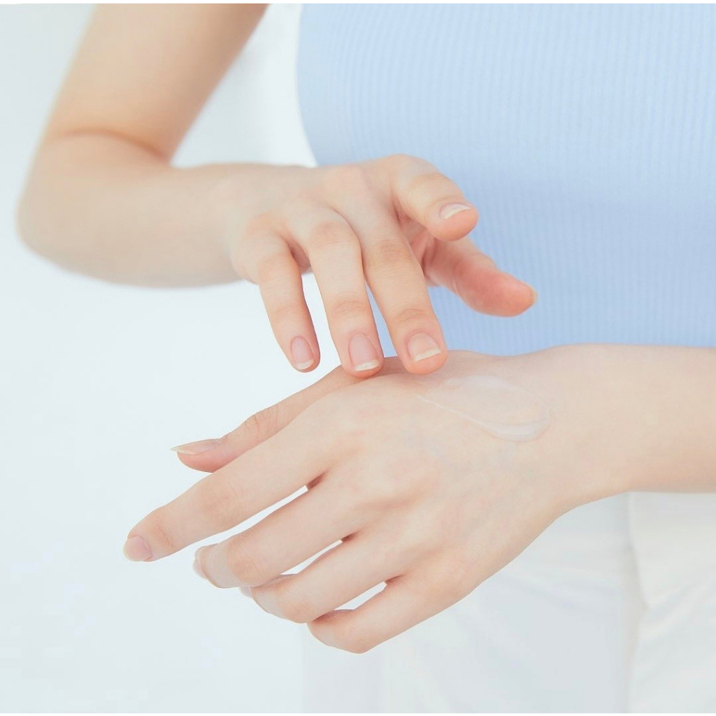 Tinh chất Skin1004 Madagascar Centella Hyalu-Cica Blue Serum 50ml