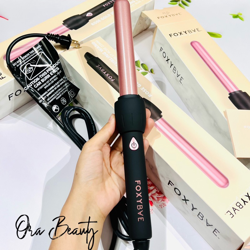 Máy uốn xoăn tóc FOXYBAE 25mm Black Curling Wand with Rose Gold Colored Barrel