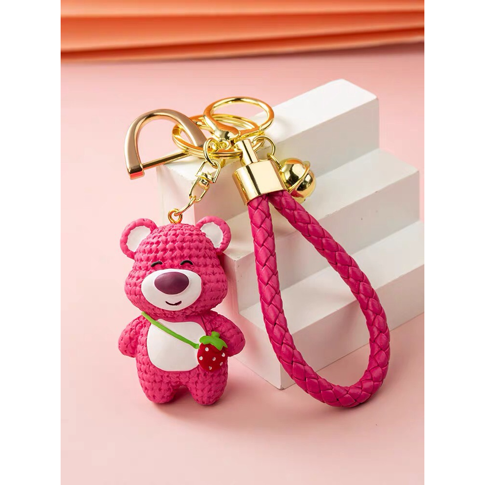 Móc chìa khóa gấu dâu hồng lotso treo điện thoại túi xách Deperier