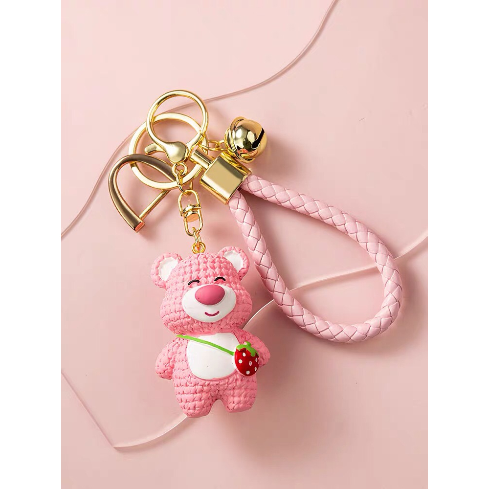 Móc chìa khóa gấu dâu hồng lotso treo điện thoại túi xách Deperier