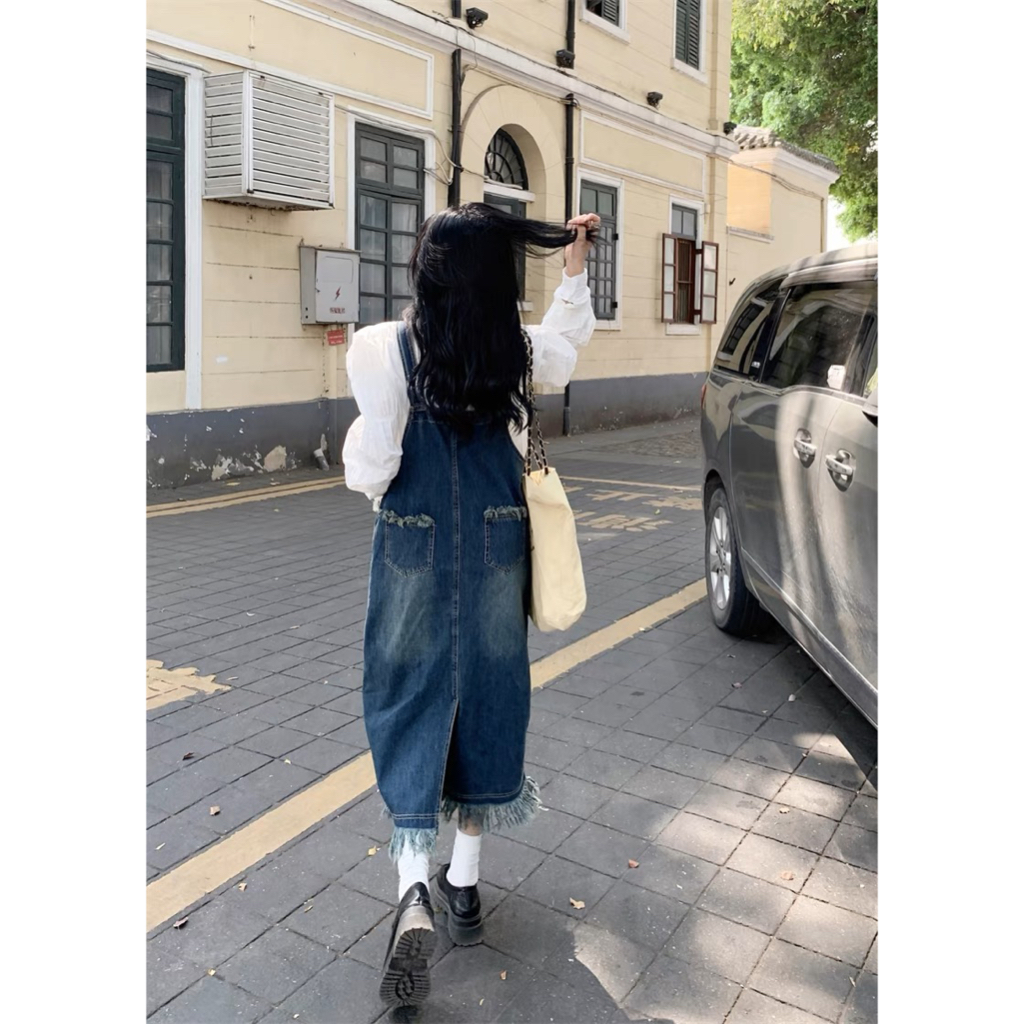 Váy yếm jean dáng dài phối túi hộp sau lưng tua rua trending mẫu mới mùa hè 2023 có bigsize