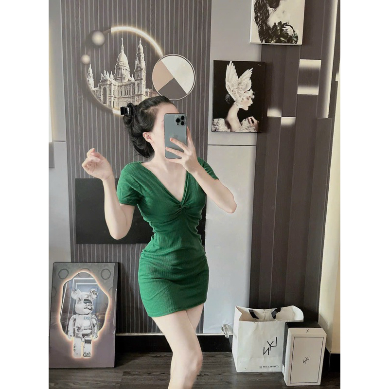 Đầm Body Cổ V Xoắn Ngực Dáng Ngắn Chất Xương Cá