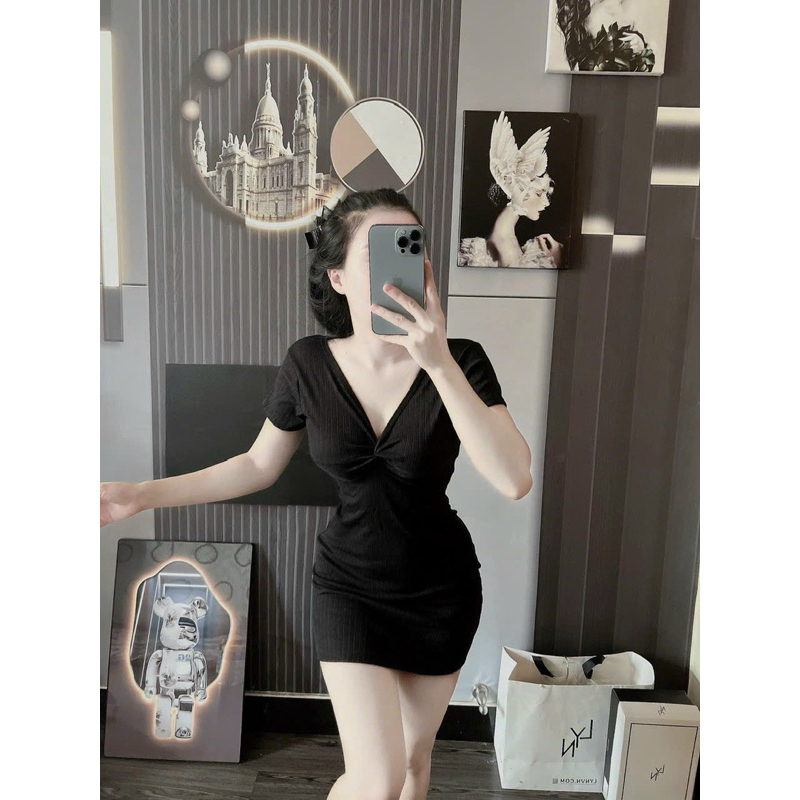 Đầm Body Cổ V Xoắn Ngực Dáng Ngắn Chất Xương Cá