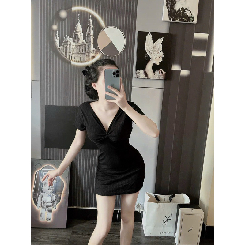 Đầm Body Cổ V Xoắn Ngực Dáng Ngắn Chất Xương Cá