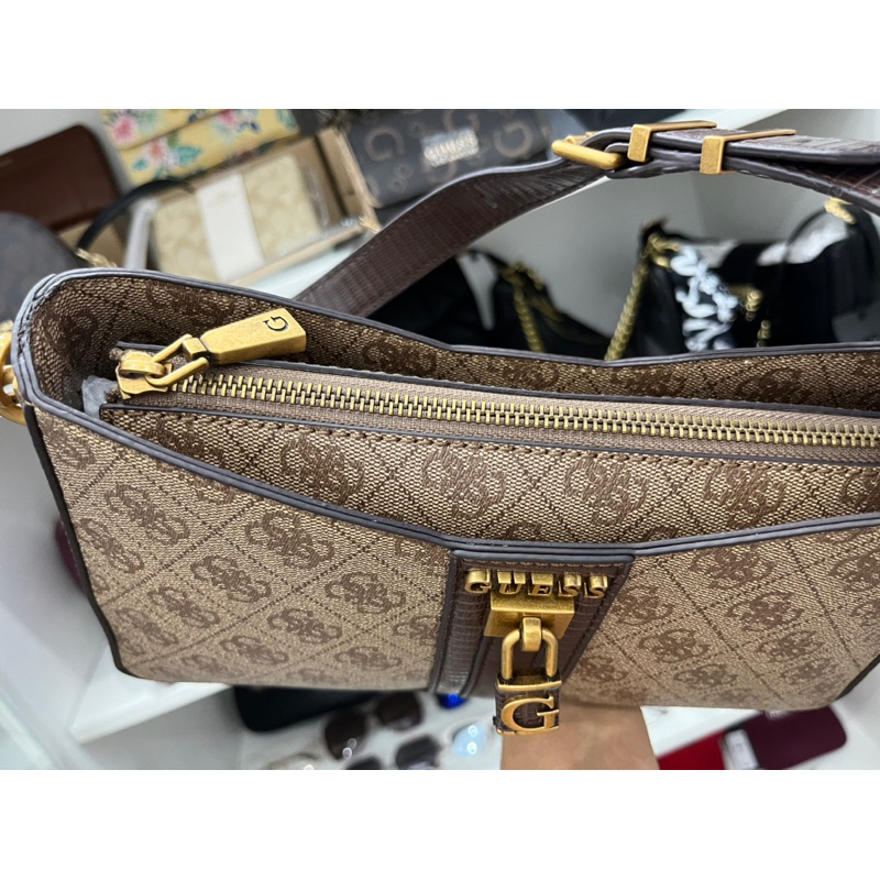 Túi đeo vai Guess Ginevra Logo Elite Shoulder Bag - màu nâu HÀNG CHÍNH HÃNG