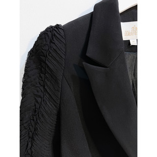 Vest đen tay lỡ xếp li 1 nút