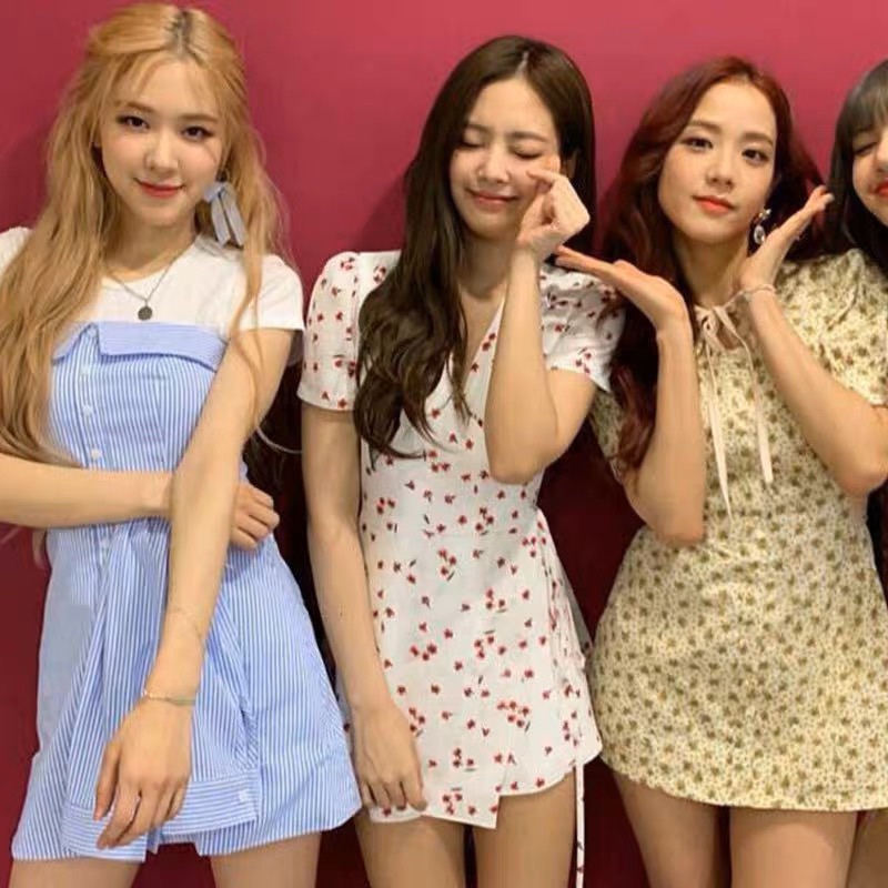 Đầm hoa nhí trắng giống Jennie Blackpink