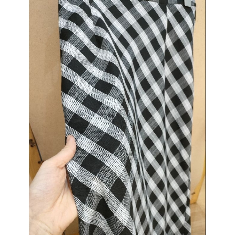 Chân váy kẻ Maxi checked skirt