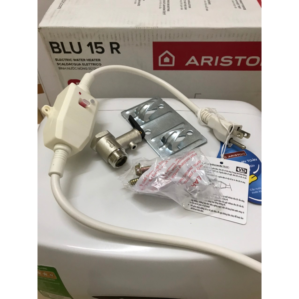 Bình Nóng Lạnh Ariston 15L Blue bảo hành 7 năm 360x360x318mm)