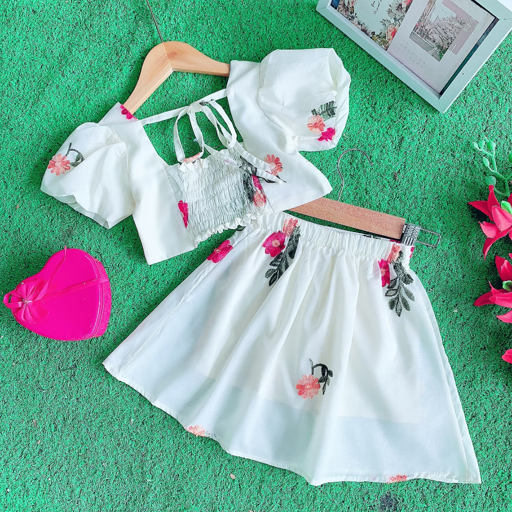 Sét váy bé gái kiểu nơ croptop cá tính vải thô boi thêu hoa xinh xắn 12kg đến 30kg