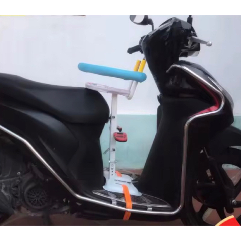 Ghe xe tay ga ko tua gia re Saigon click Vision lead xe điện