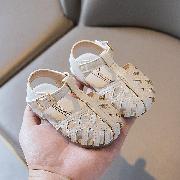 Sandal rọ tập đi da PU khoét hình học thoáng khí dễ thương cho bé gái - dép quai hậu đế kếp êm chân chống trơn trượt 202