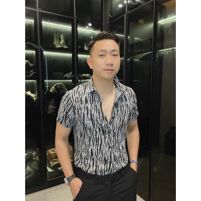 Áo Sơ Mi Nam Tay Ngắn Hoạ Tiết Chất Lụa Hàn Không Nhăn Mềm Mát | BigBuy360 - bigbuy360.vn