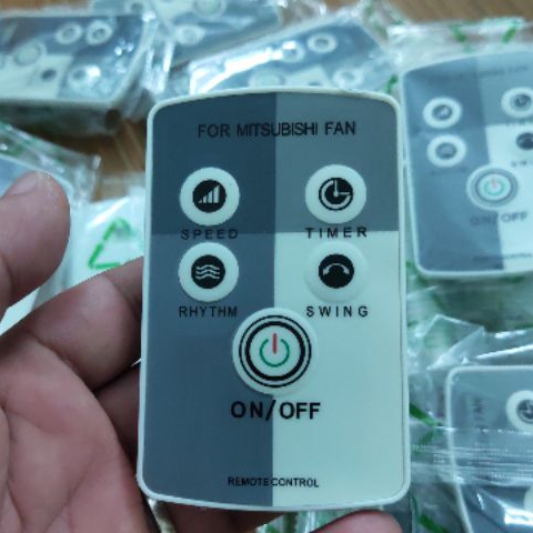 Điều khiển quạt mitsu - dùng cho quạt treo tường và quạt cây. sản phẩm đã có pin