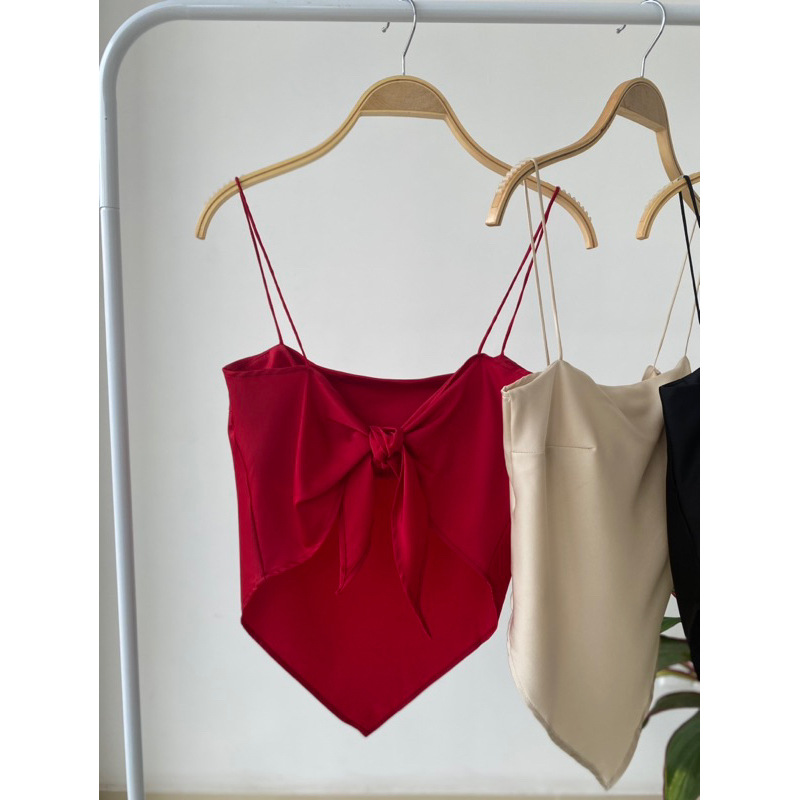 Áo lụa croptop cột nơ sau lưng hai dây sẵn mút Linari A4