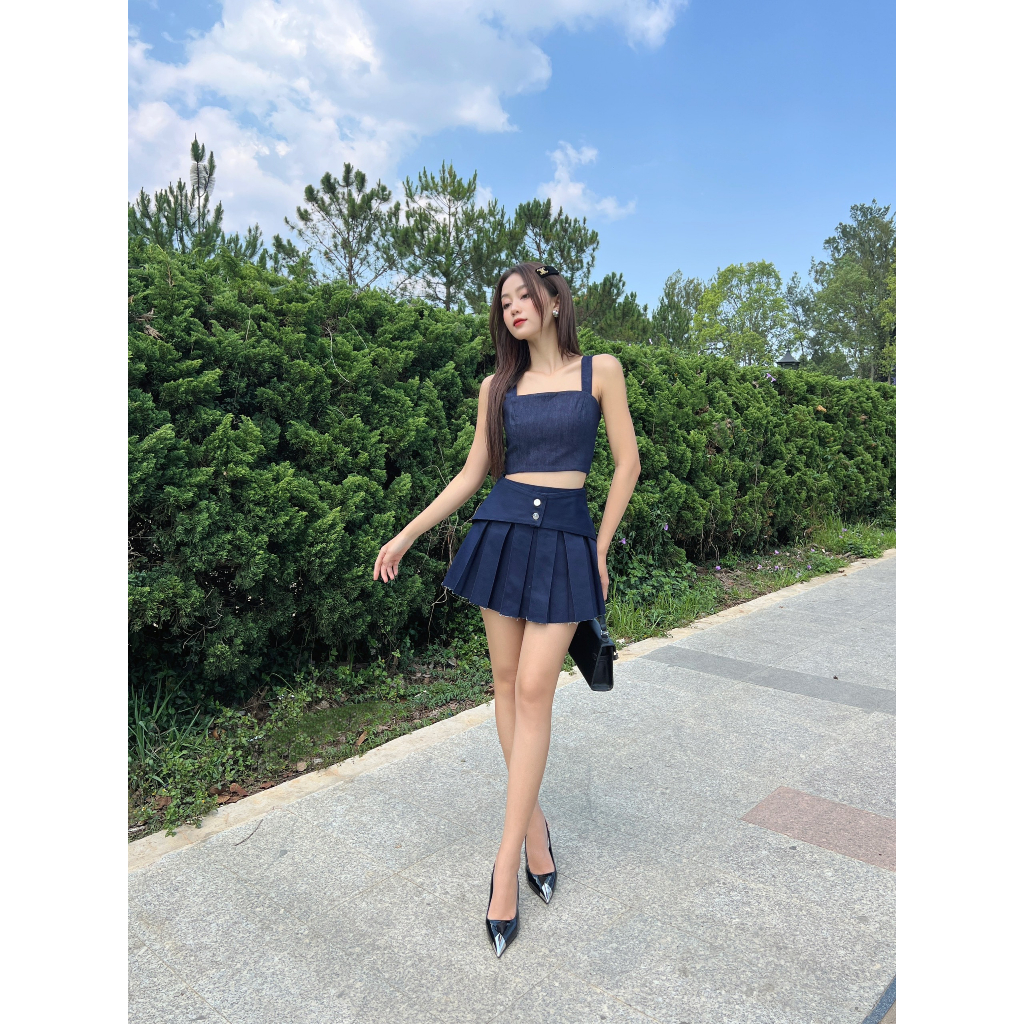 HOO DESIGN -  Áo 2 dây bản to vải jean dáng croptop khóa kim loại sau lưng