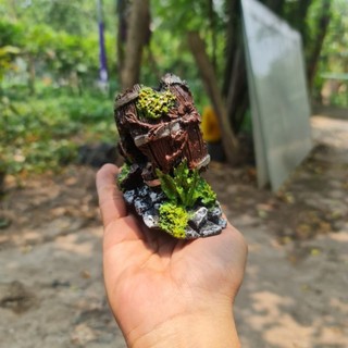 trang trí bể cá mô hình thùng gỗ mục
