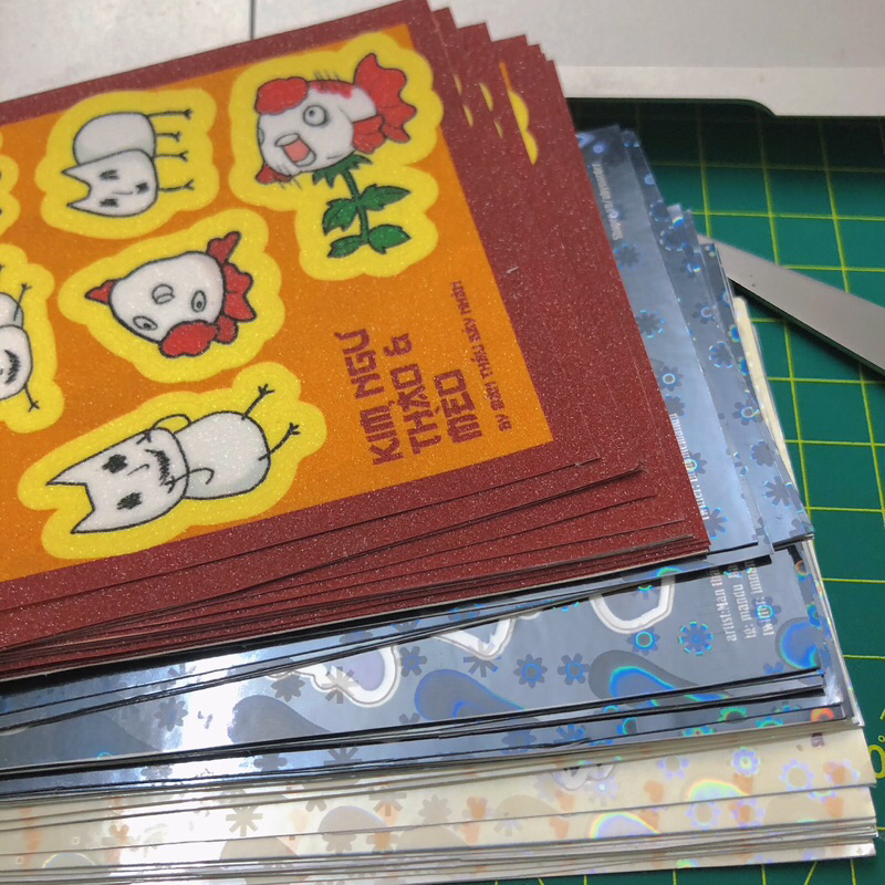 NHÃN DÁN DECAL STICKER KIM NGƯ THẢO VÀ MÈO HOOZUKI