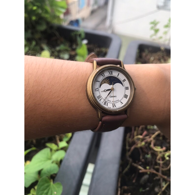 Đồng hồ Alba kiểu dáng vintage, mặt trăng sao