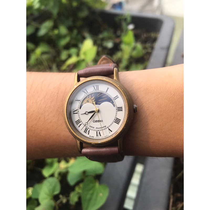 Đồng hồ Alba kiểu dáng vintage, mặt trăng sao