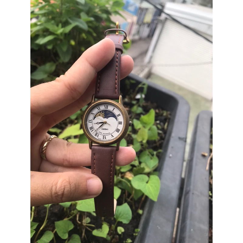 Đồng hồ Alba kiểu dáng vintage, mặt trăng sao