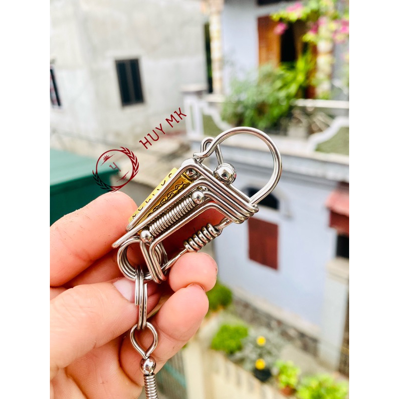 Móc khoá thủ công trụ thần chú MAY MẮN