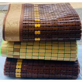 Chiếu trúc hạt đen có viền