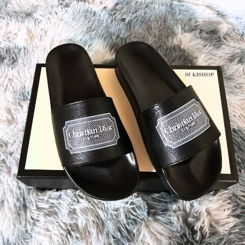 Dép nam quai ngang off white quai da dành cho các boy