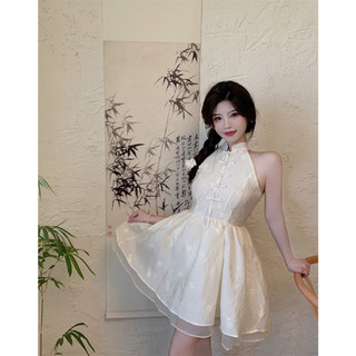 Đầm trung hoa cách tân Poly hoa