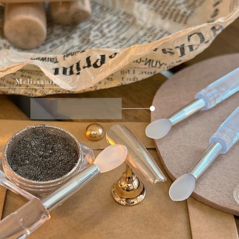 Cây trà tráng gương móng tay silicon nail