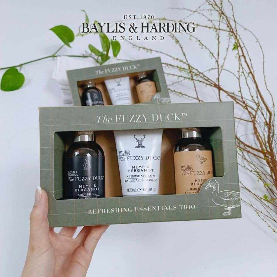 Set qùa tặng cho nam gồm sữa tắm và dưỡng sau cạo râu hương gỗ khói Baylis & Harding
