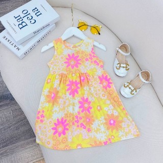 Đầm sát nách bé gái