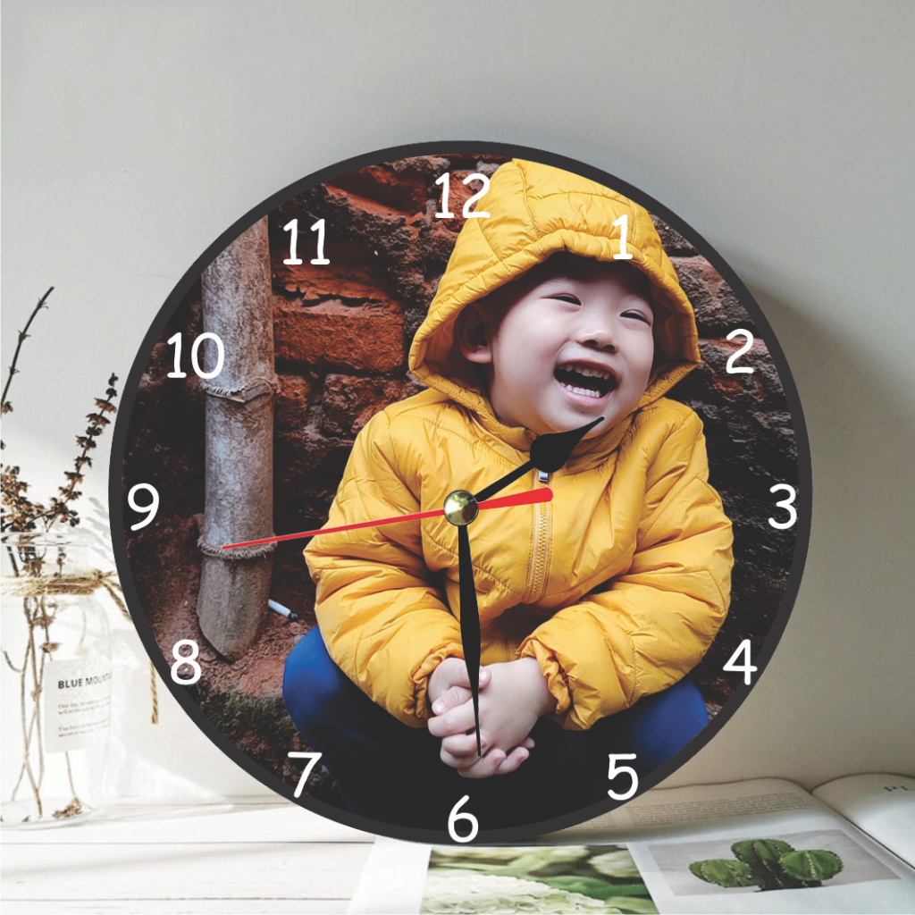 Đồng hồ in ảnh theo yêu cầu bằng gỗ kim trôi vintager độc đáo.