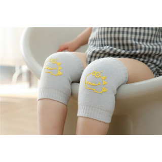 Bịt đầu gối tập bò cho bé