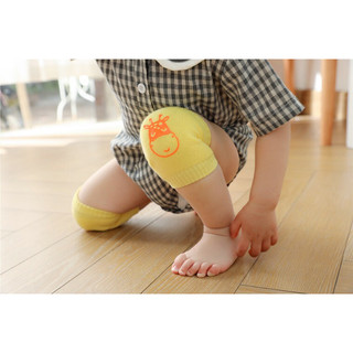 Bịt đầu gối tập bò cho bé