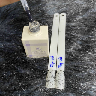 Top trứng cút burberry