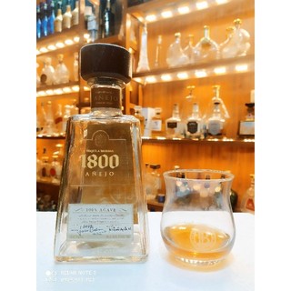 Vỏ chai rượu ngoại 1800, dung tích 700ml